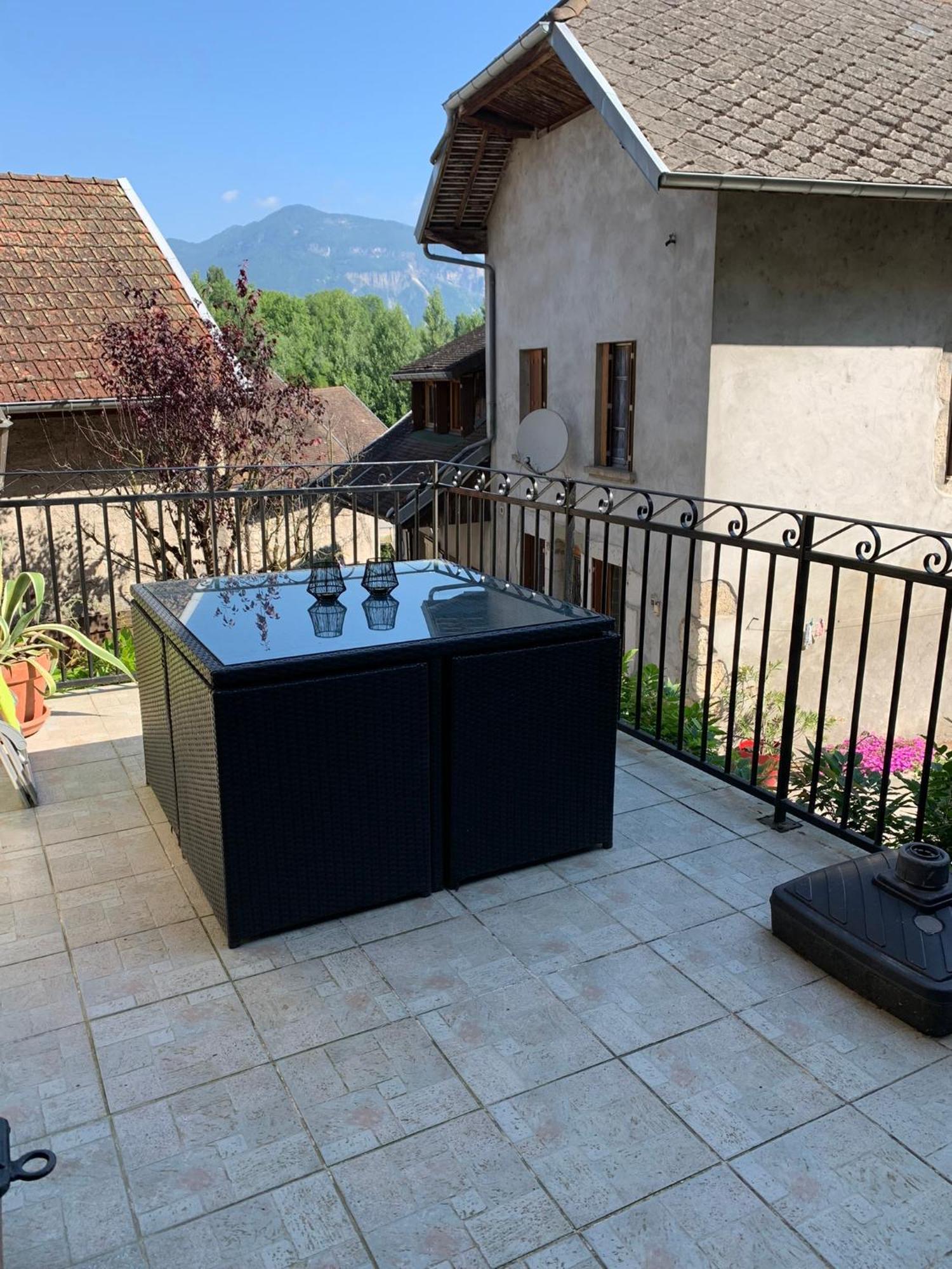 Gite Chez Charlot Chanaz Exteriör bild